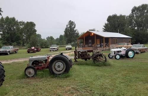 Idabel Cabin | Classic Car Cabin, About 8 miles out of town.nPlease read the description.