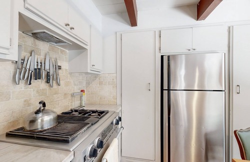 Sunnyside House | Classic chalet w/hot tub, boat launch & Gas grill
