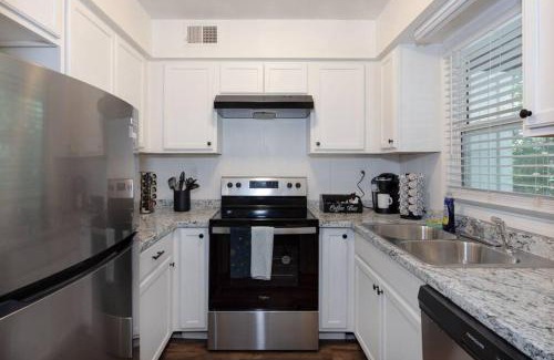 Columbus Apartment | Classic Charm by the Park