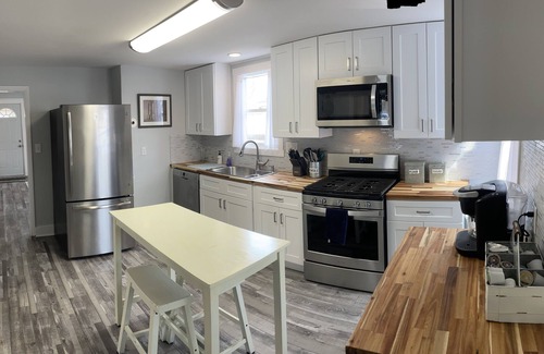 Sterling House | Classic Charm with Modern Conveniences - ENTIRE HOUSE n30 Day minimum required