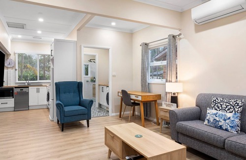 Budgewoi House | Classic Coastal Charm