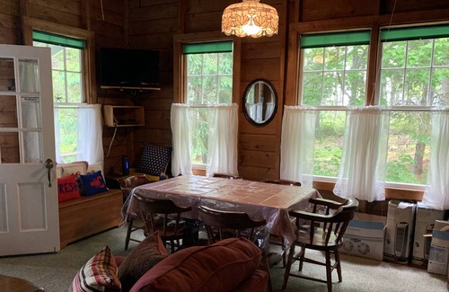 Boothbay Harbor Cottage | Classic Cottage with Ocean View on beautiful Spruce Pt - access to Pools & more!