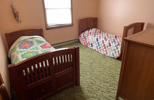 Mustoe House | Classic cozy brick ranch, with beautiful panoramic views!