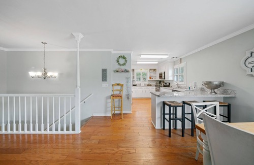 Isle of Palms House | Classic Family Beach Home w/Game Room & Private Pool! Short 1 Block Walk to Beach!