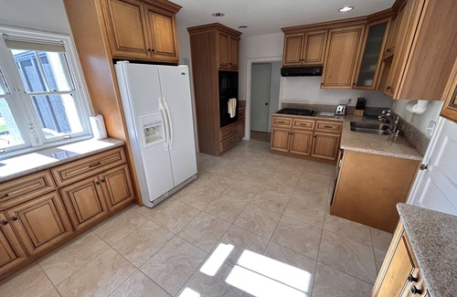 South Redondo House | Classic family-sized beach cottage w/fireplace - two minutes from the ocean!