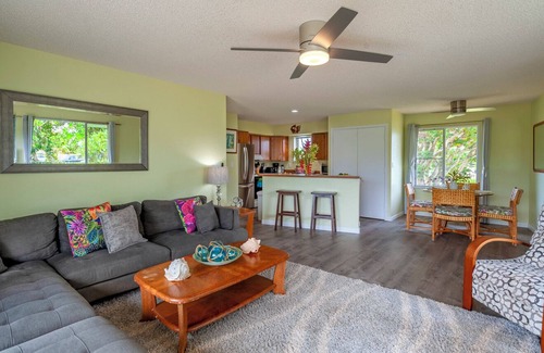 Princeville Condo | Classic Hawaiian Charmer - Spacious and Cheerful w/Large Wraparound Lanai
