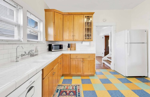 Wilshire House | Classic Home Near Downtown