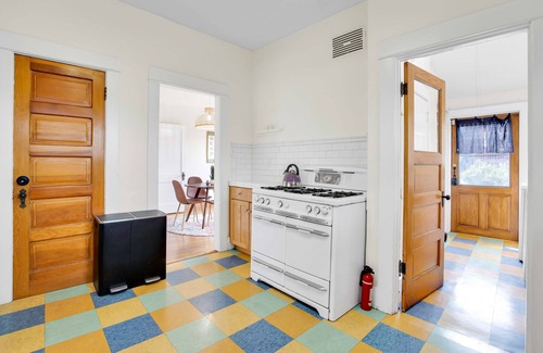 Wilshire House | Classic Home Near Downtown