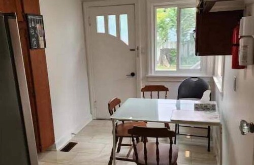 Niagara Falls House | Classic Home, Newly renovated, 2 interconnected Bedrooms