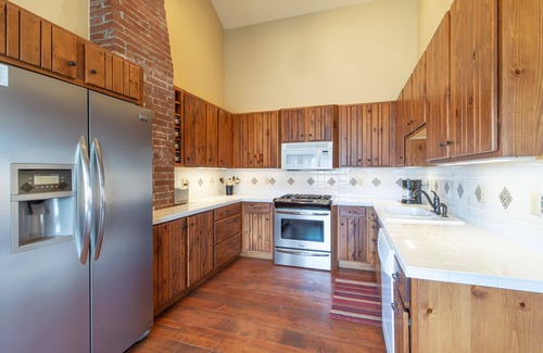 Creede House | Classic Log Cabin - Amazing Views - ATV Parking - Close to Town