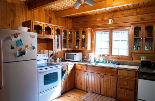 Bucksport House | Classic Log Home on Pristine Maine Pond Kayaking Heaven, Loons, Bald Eagles