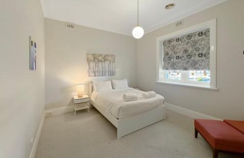 Wagga Wagga House | Classic Meets Modern in Central Wagga