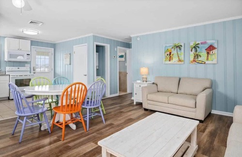Ocean City Apartment | Classic OC Living w/Easy Walk to Beach and Boards