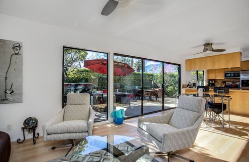 Sunrise Vista Chino Condo | Classic Palm Springs condo,private patio,mountain view,3 pools,tennis,pickleball