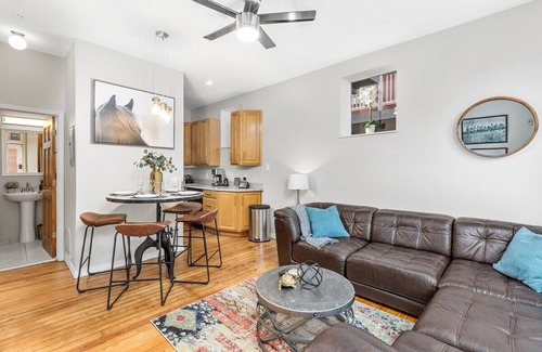 Soulard Apartment | Classic Soulard 2BD King Master & Private Deck