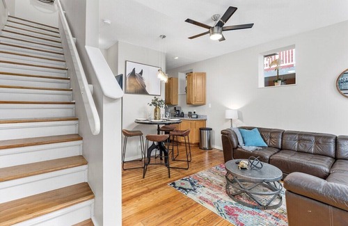 Soulard Apartment | Classic Soulard 2BD King Master & Private Deck