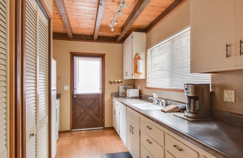 Carnelian Bay Cottage | Classic Tahoe Cottage - 1/2 Mile to Beach, Dogs Ok
