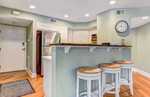Tybee Island House | Classic Tybee Condo Steps from the Beach