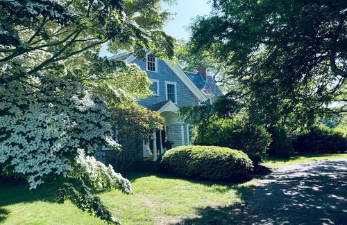 Chilmark House | Classic, upscale Chilmark farmhouse and PRIVATE BEACH KEY