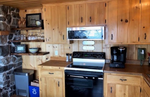 Two Harbors Cabin | Classic Vintage Log Cabin on Lake Superior