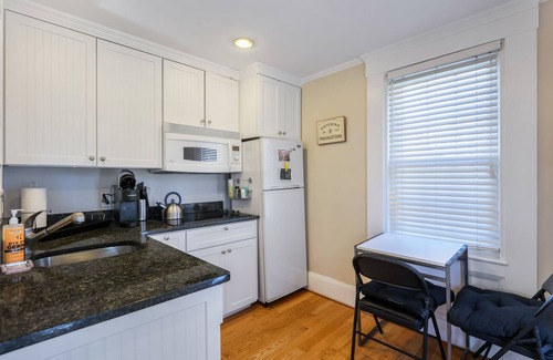 Provincetown Condo | Classic West End 1BR Condo Unit - Walk To Water