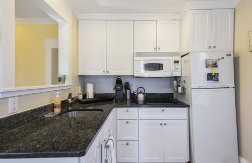 Provincetown Condo | Classic West End 1BR Condo Unit - Walk To Water