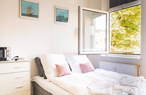 Warnemuende Apartment | Classically modern furnished vacation apartment right in the heart of Warnemünde.