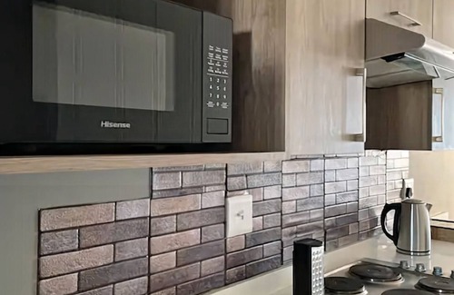 Greater Johannesburg Metropolitan Area Apartment | Classy 2 bedroom/2 bathroom high security apartment with uncapped wi-fi
