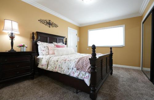 Southwest Anaheim House | Classy 4 Bedroom 3 Bath Pool Home 3/4 Mile Walk To Disney
