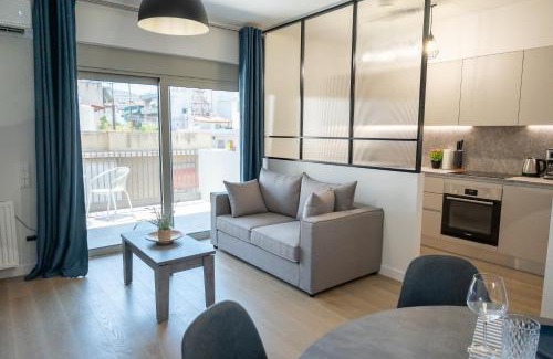 Kaisariani Apartment | Classy and stylish flat near Pagrati region (D2)