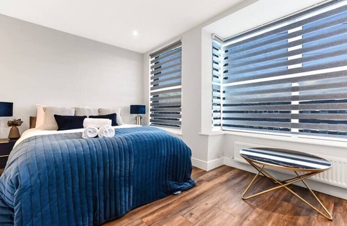 Crofton Park Apartment | Classy, Cozy 5BD House in London