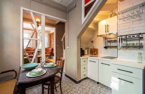 Balat Apartment | Classy Duplex Apartment w Balcony Near Golden Horn