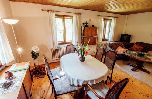Schnabelwaid House | Classy Holiday Home in Schnabelwaid bei Bayreuth with Sauna