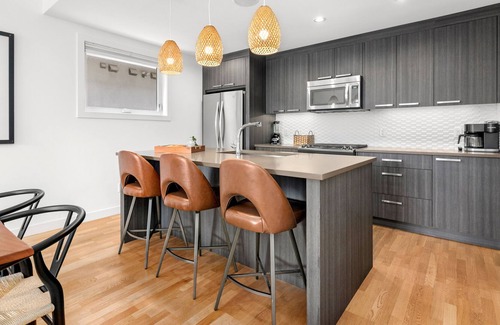Kensington House | Classy & modern townhouse in the heart of Calgary.