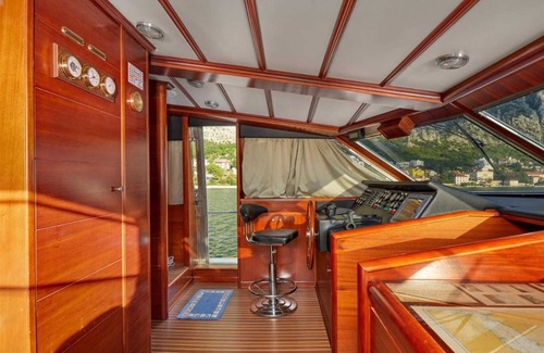 Dobrota Villa | Classy Yacht Villa Yugoslavia