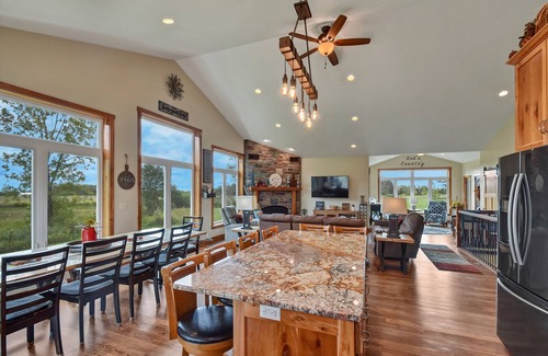 Sturgeon Bay House | Clay Banks Retreat
