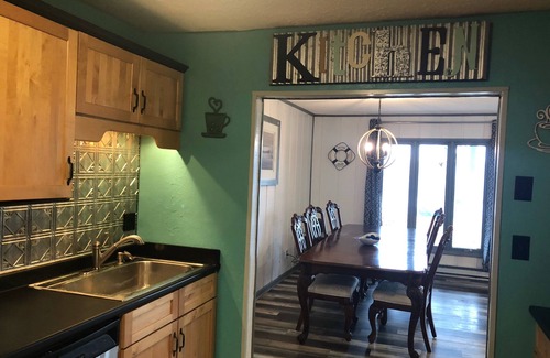 Ingles House | Claytor Lake Lakeview Home