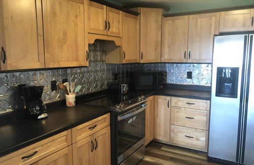 Ingles House | Claytor Lake Lakeview Home