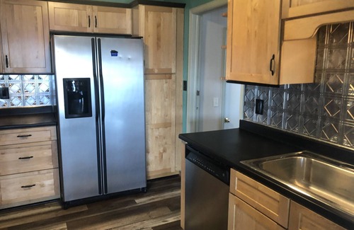 Ingles House | Claytor Lake Lakeview Home