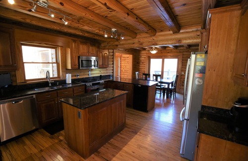 Draper House | Claytor Lake waterfront, near Blacksburg, VT, RU, Blue Ridge and more.