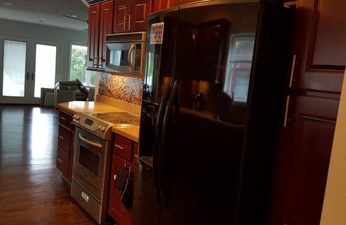Ingles House | Claytor Lake Waterfront on Beach Drive