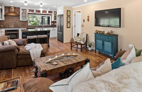Cle Elum House | Cle Elum House: Mountain Views & River Access
