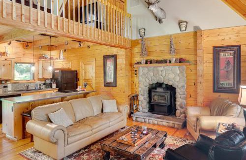 Cle Elum House | Cle Elum Mountain Cabin with Hot Tub and Hiking!
