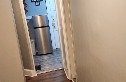 Rockford Apartment | Clean 2-bedroom apartment with WiFi, located on the northwest side of Rockford.