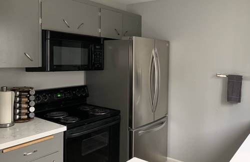 Burien House | Clean 2 bedroom Townhouse close to Airport and Downtown