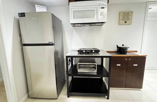 Dunbar House | Clean 2BR Basement w/King bed in Heritage Home