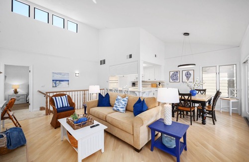 Santa Ana Heights House | Clean 3 Bedroom Oceanfront Single Family Home