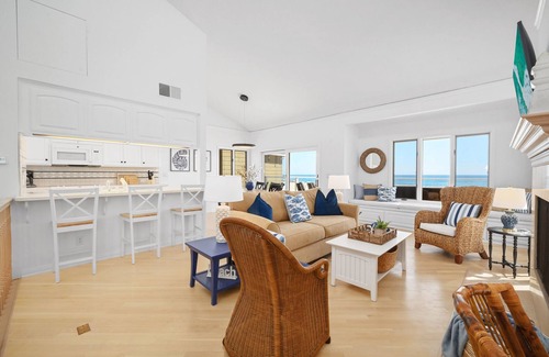 Santa Ana Heights House | Clean 3 Bedroom Oceanfront Single Family Home