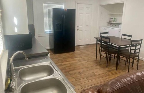 Heart of Lubbock House | Clean 3 BR 2BA White House Near TTU & UMC