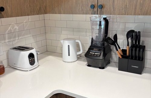 Eugene House | Clean and Contemporary Stay in Eugene.